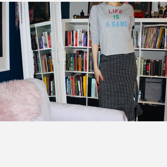 Life Is A Game Sweatshirt - Picture 5 of 5